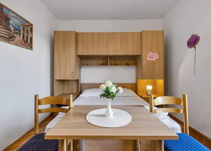 Studios Jakov