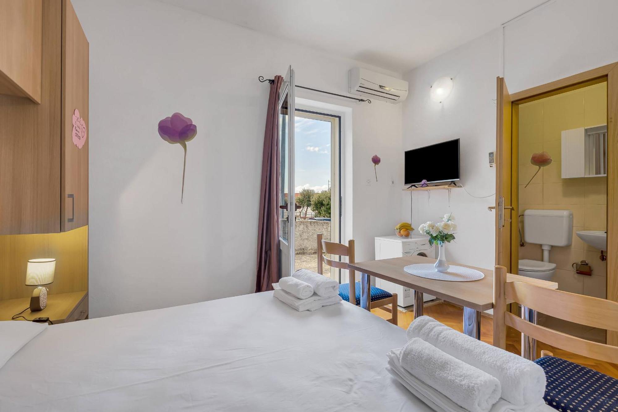 Jakov Apartment Makarska