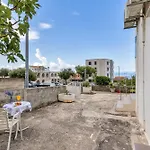 Studios Jakov