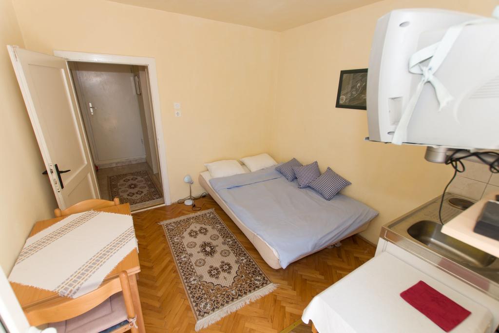 Jakov *